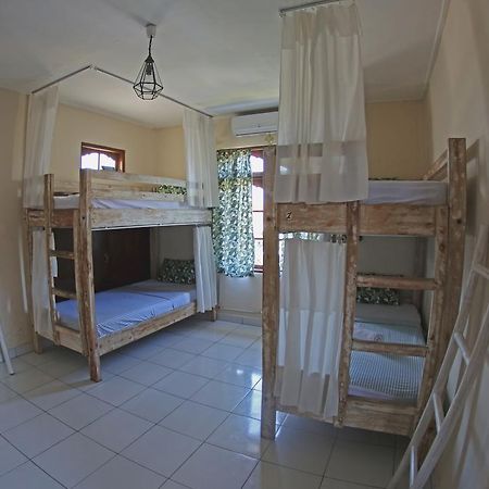 Surfers House Ξενοδοχείο Kuta Lombok Εξωτερικό φωτογραφία