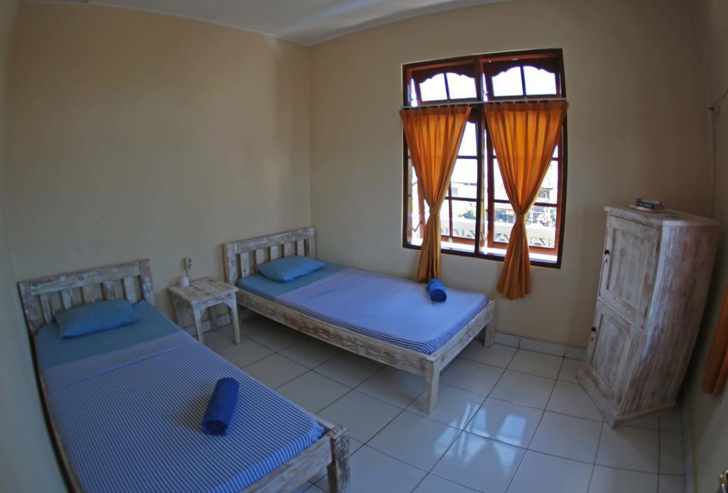 Surfers House Ξενοδοχείο Kuta Lombok Δωμάτιο φωτογραφία