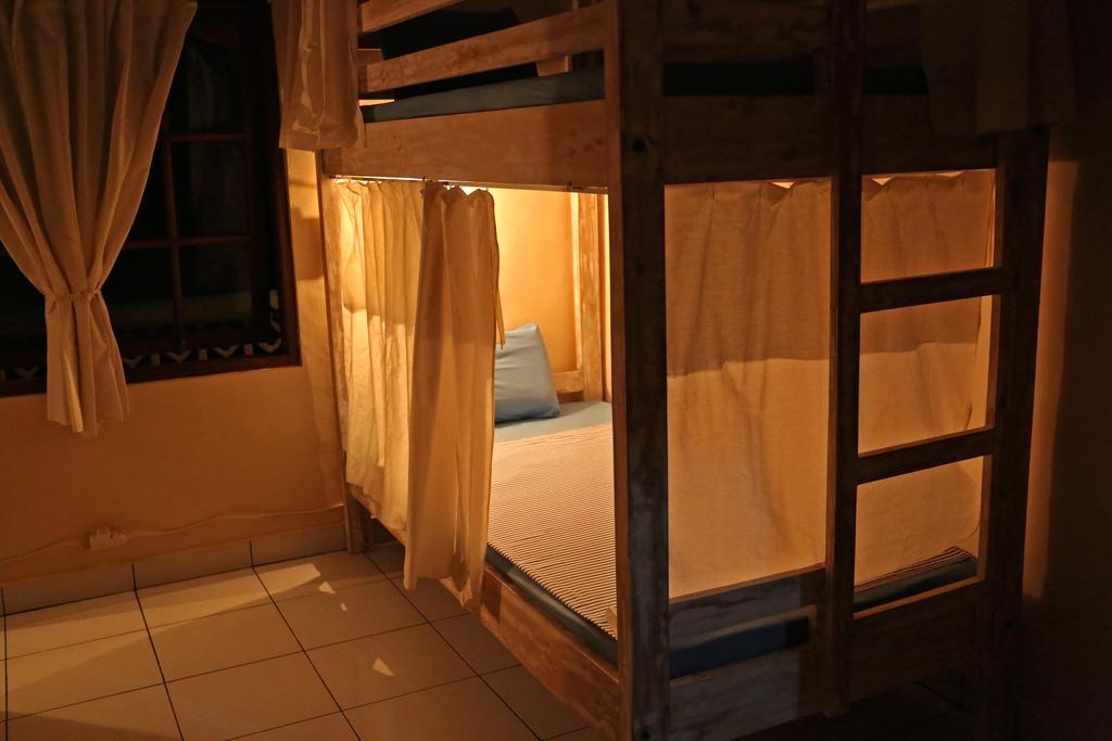 Surfers House Ξενοδοχείο Kuta Lombok Εξωτερικό φωτογραφία