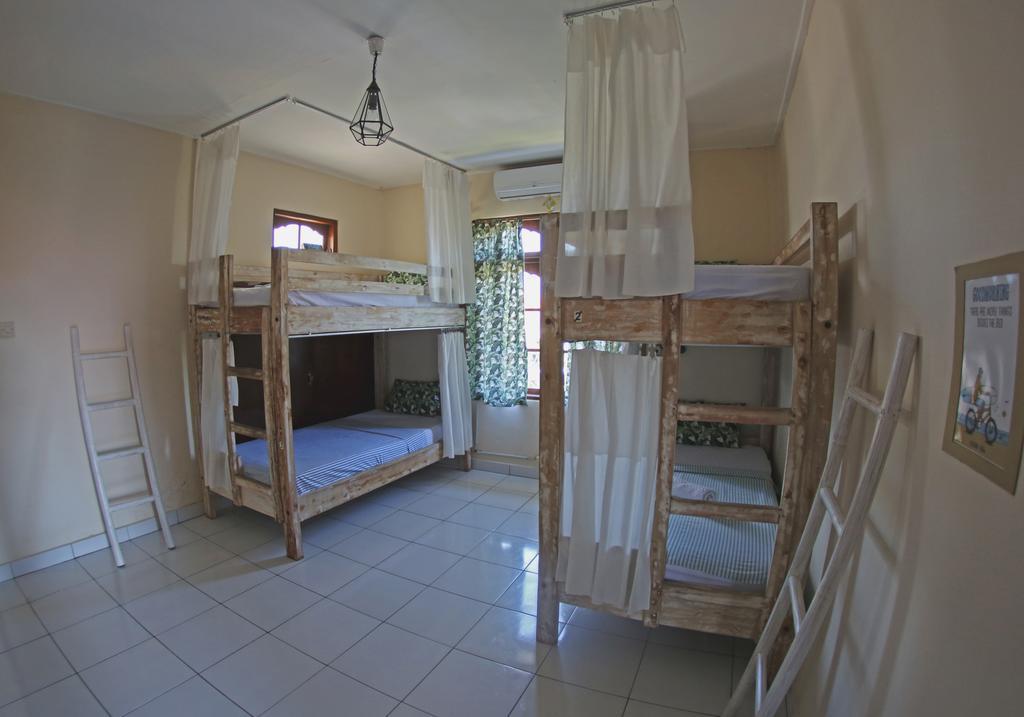 Surfers House Ξενοδοχείο Kuta Lombok Εξωτερικό φωτογραφία