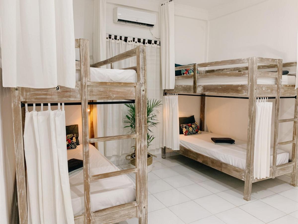 Surfers House Ξενοδοχείο Kuta Lombok Εξωτερικό φωτογραφία
