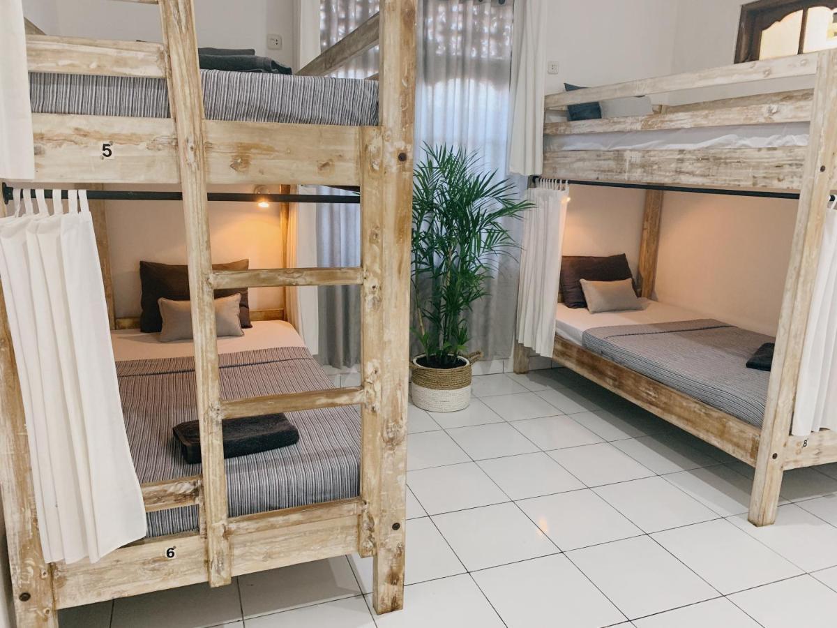 Surfers House Ξενοδοχείο Kuta Lombok Εξωτερικό φωτογραφία